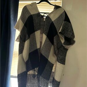 Plaid Black and White Women's Sweater